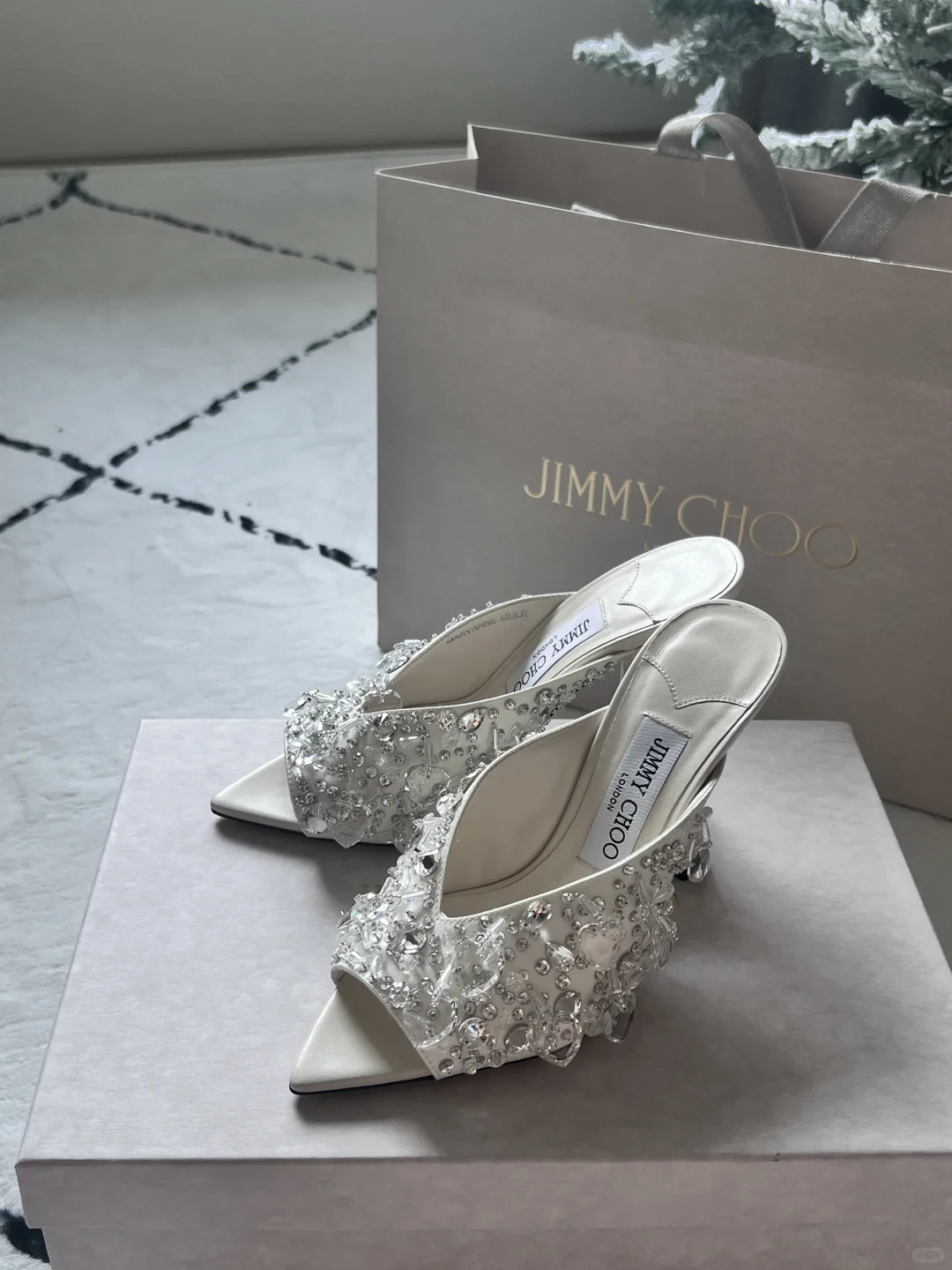 全网第一双JC限定款水晶凉鞋 也太美啦吧