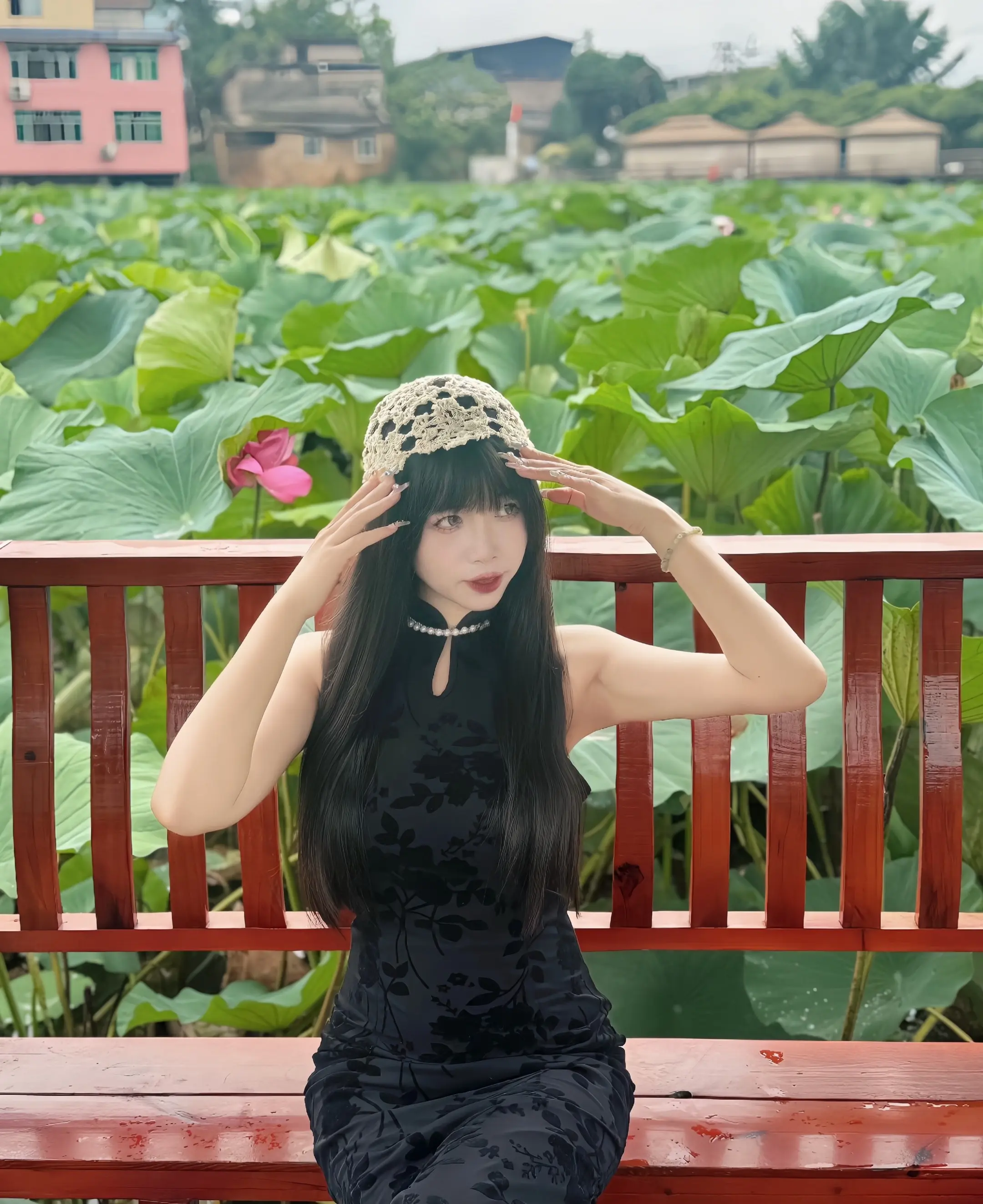 我不爱无聊人间，只偏爱你的眉眼