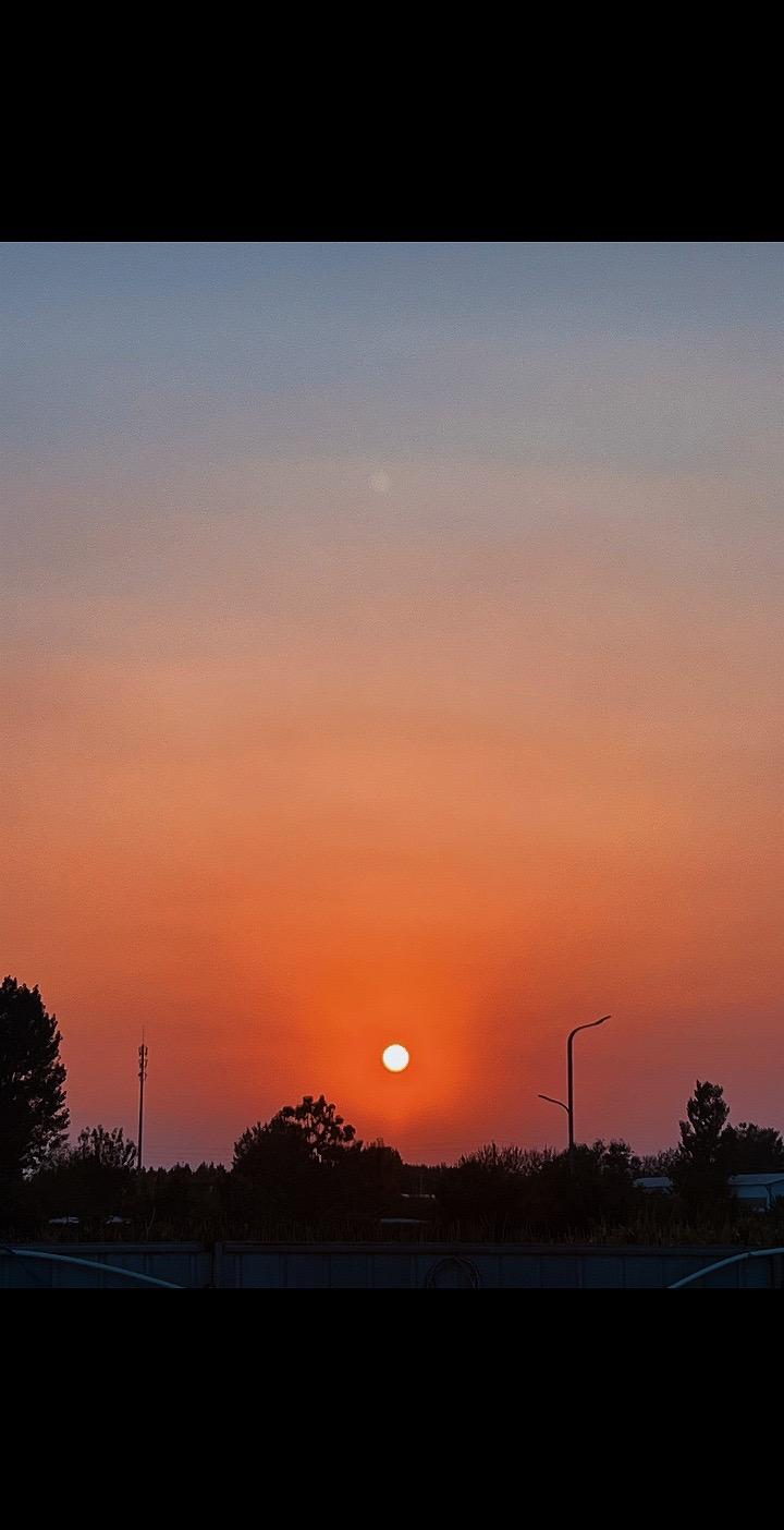 忍耐就是想得开，挺的住落日余晖映晚霞一抹夕阳美如画 我在人间贩卖黄昏 治愈