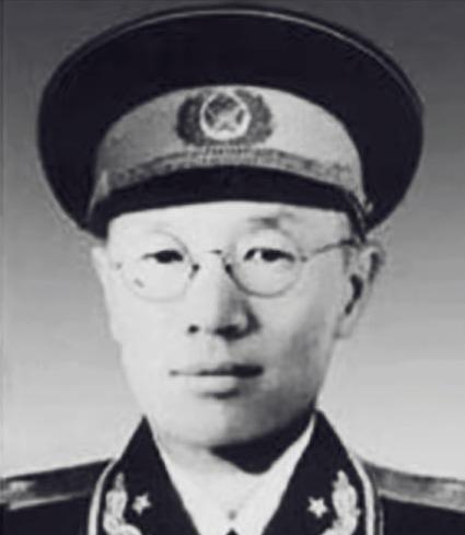 1942年，万毅被捕，蒋介石下令杀了他，万毅知道后，趁看守不注意，翻墙逃走了，谁