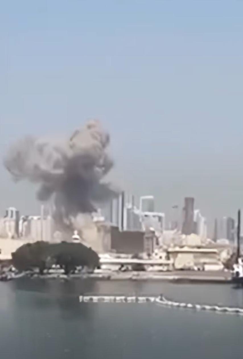 美国与以色列在28日对伊朗发动攻击，同日在巴林的美国第五舰队服务中心遭导弹袭击，