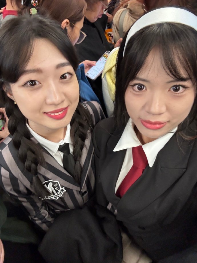 杨倩黄雨婷环球影城游客照杨倩黄雨婷一起去环球影城玩OGG射击妹妹们一起出去玩儿啦