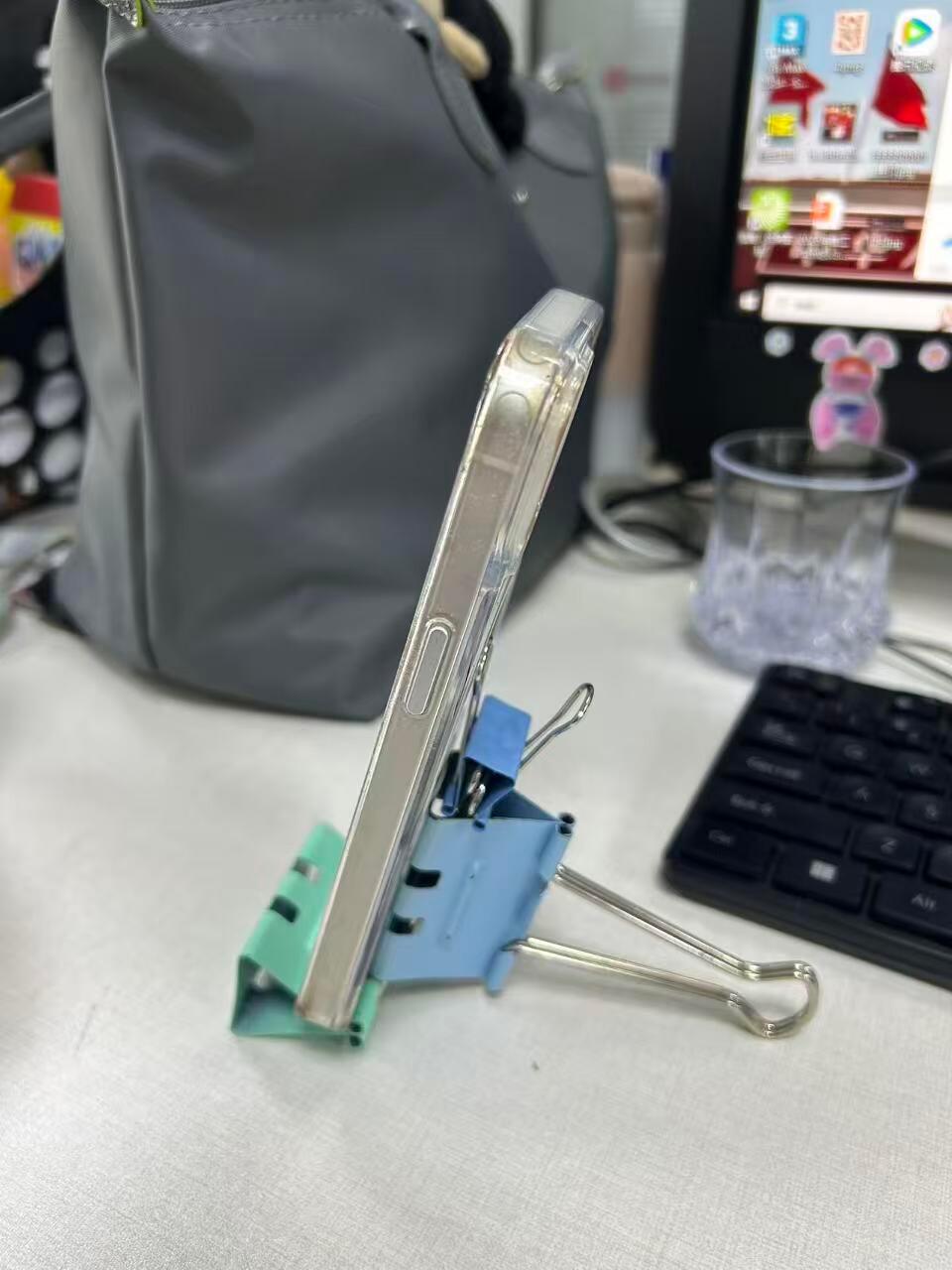 办公室版本的手机支架 