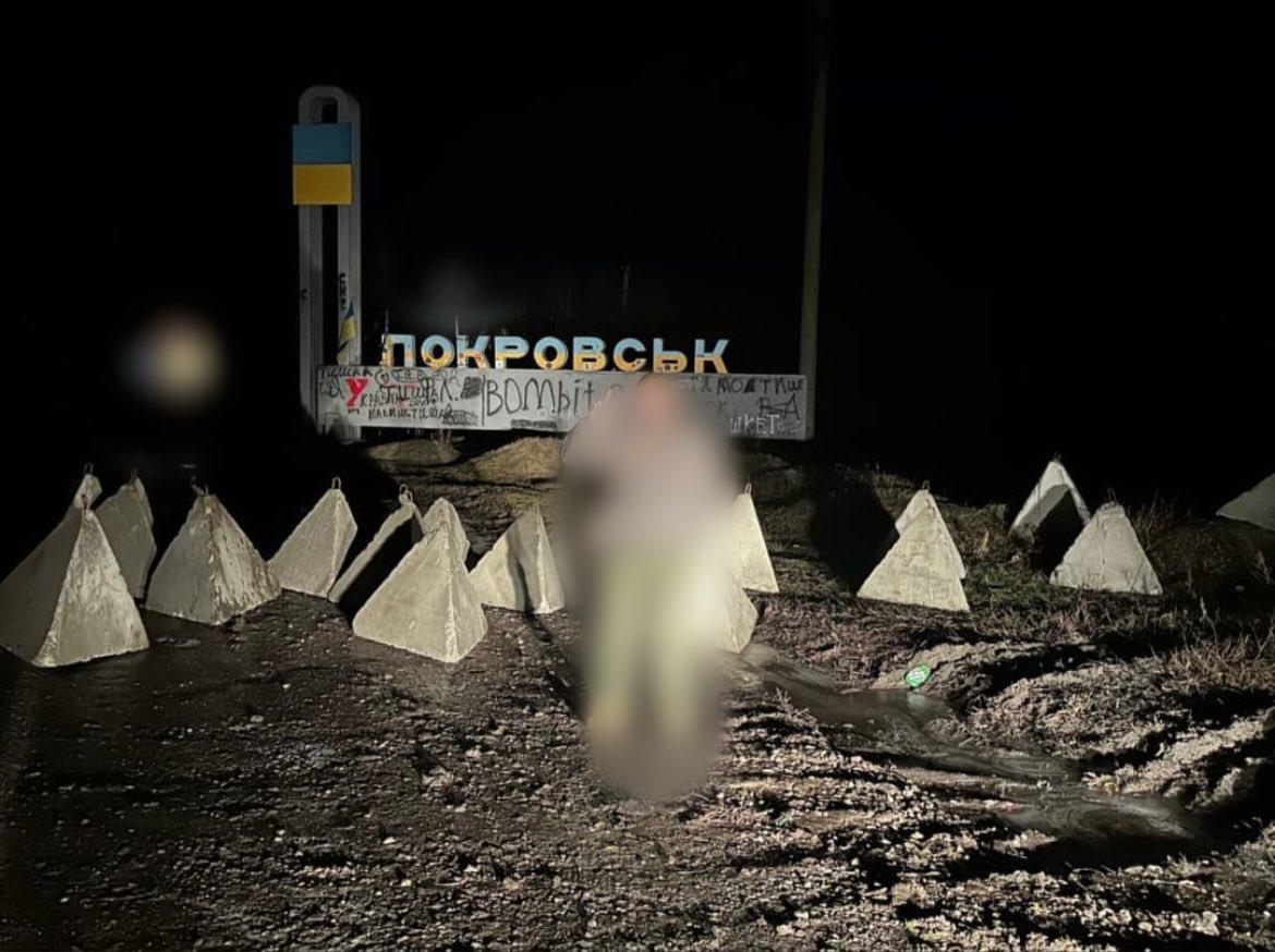 瓦格纳集团刚刚抵达波克罗夫斯克市主入口，小心翼翼地布下龙牙标志。现在俄罗斯人完全