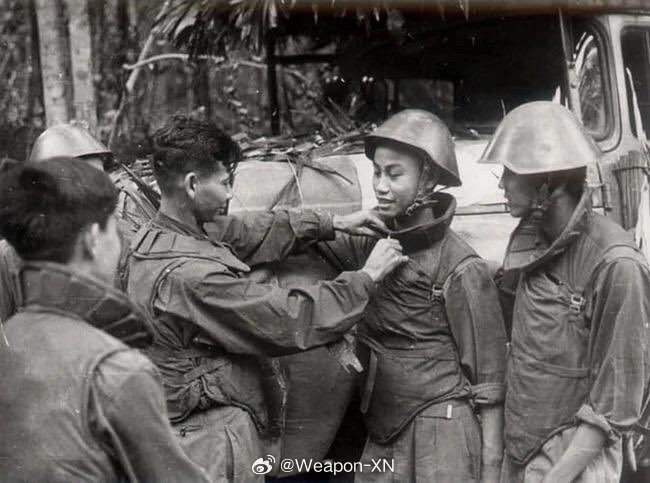#照片中的历史[超话]# 北越“胡志明小道”汽车驾驶员使用的防弹衣 ​​​