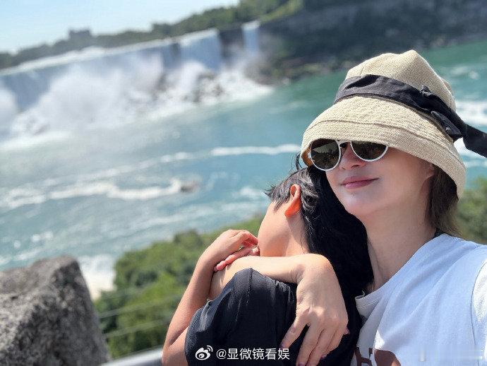 张歆艺带儿子看尼亚加拉大瀑布袁弘张歆艺儿子身高 张歆艺分享首次独自带儿子远行经历