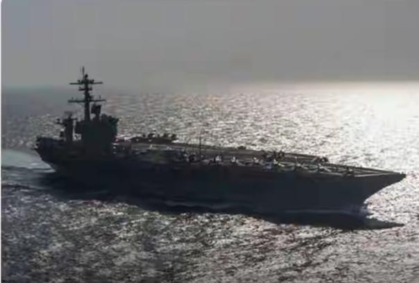 8月12日，英国《卫报》爆出了一个大消息，林肯号航空母舰上的6名水兵曾打算跳海自