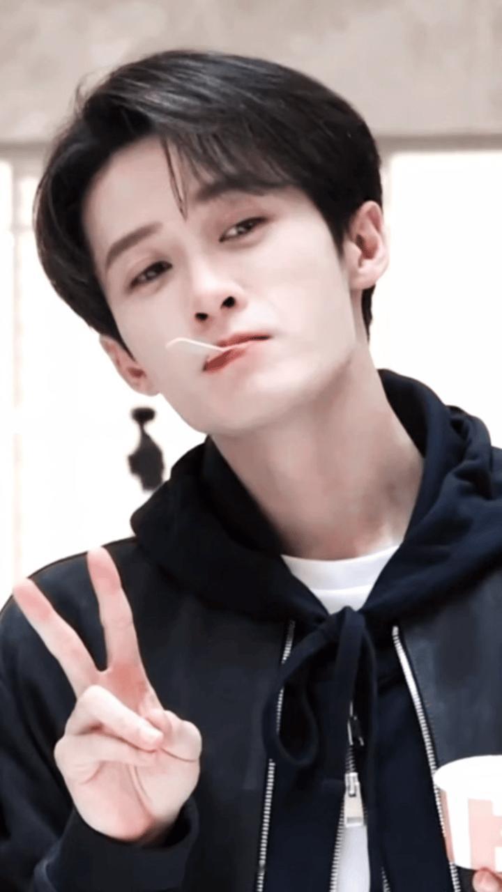 天啊！大哥檀健次这wink也太可爱了！太甜了！真是个超级巨可爱的小甜豆啊！