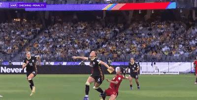 张琳艳太牛啦！怪不得是贝克汉姆钦点的球员。在女足亚洲杯半决赛上，简直神了。比赛第