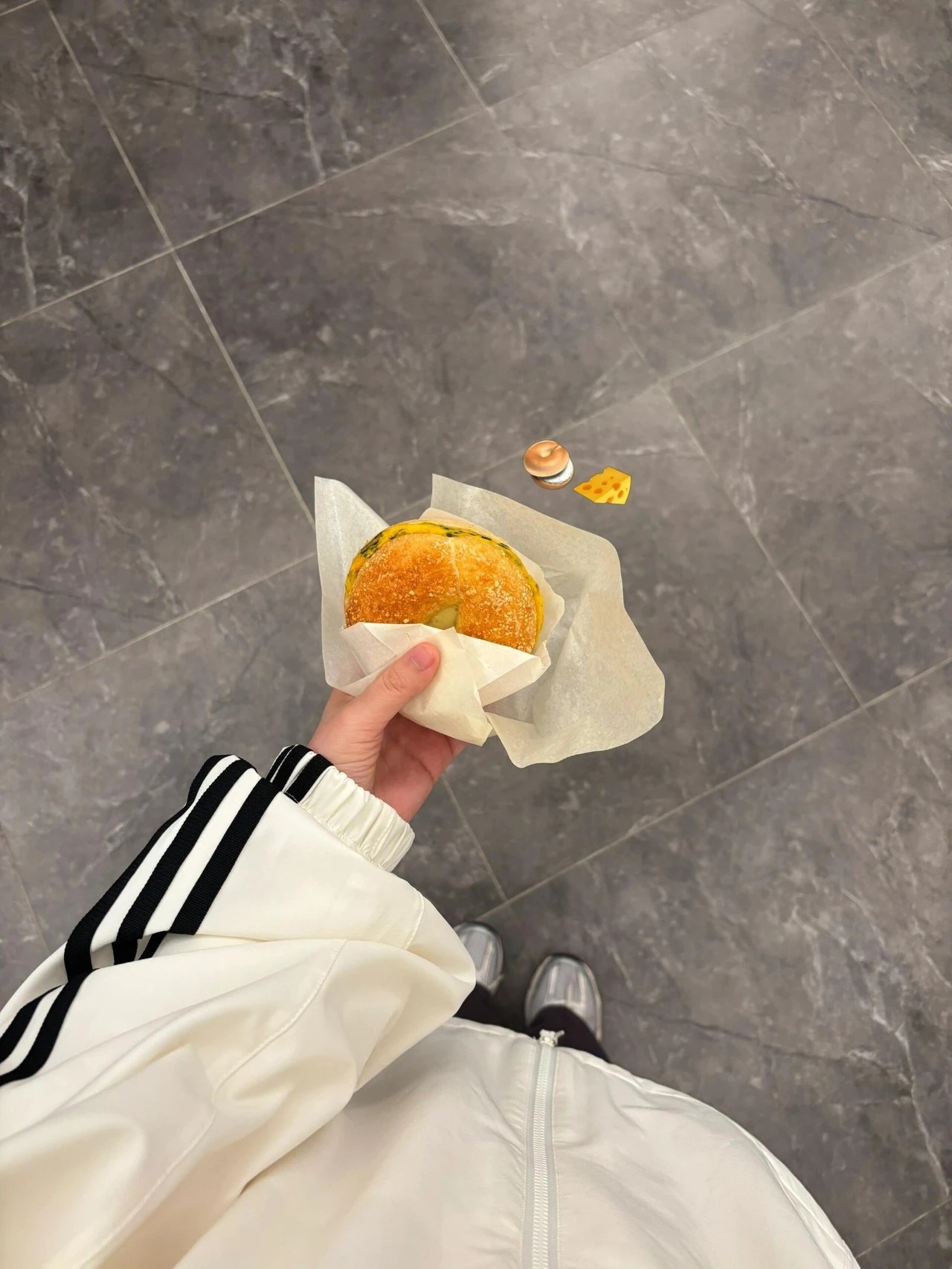 生活简单点，开心多一点，一切顺遂。 