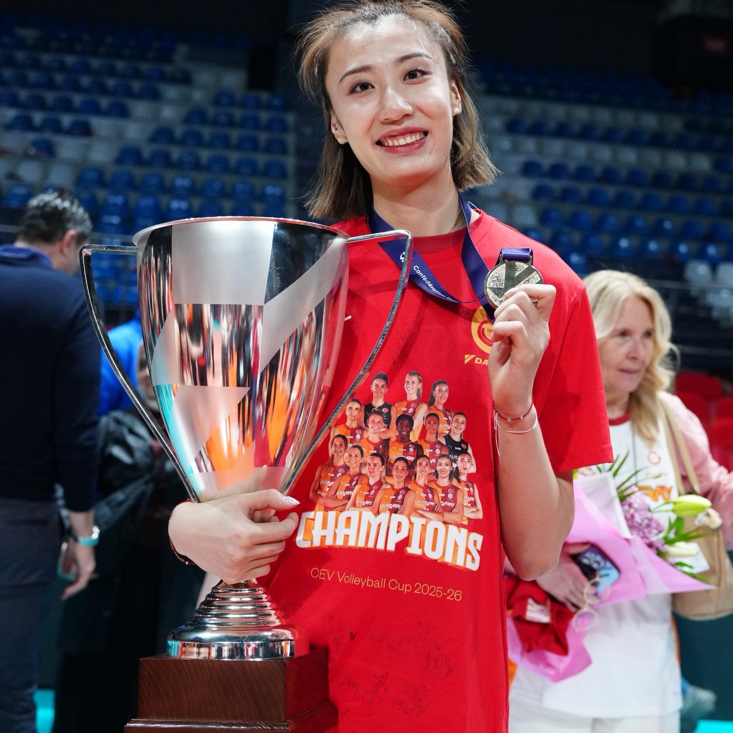 加拉塔萨雷3-1基耶里 欧联杯夺冠，拿下队史第一座欧战冠军奖杯🥇（之前曾经拿过