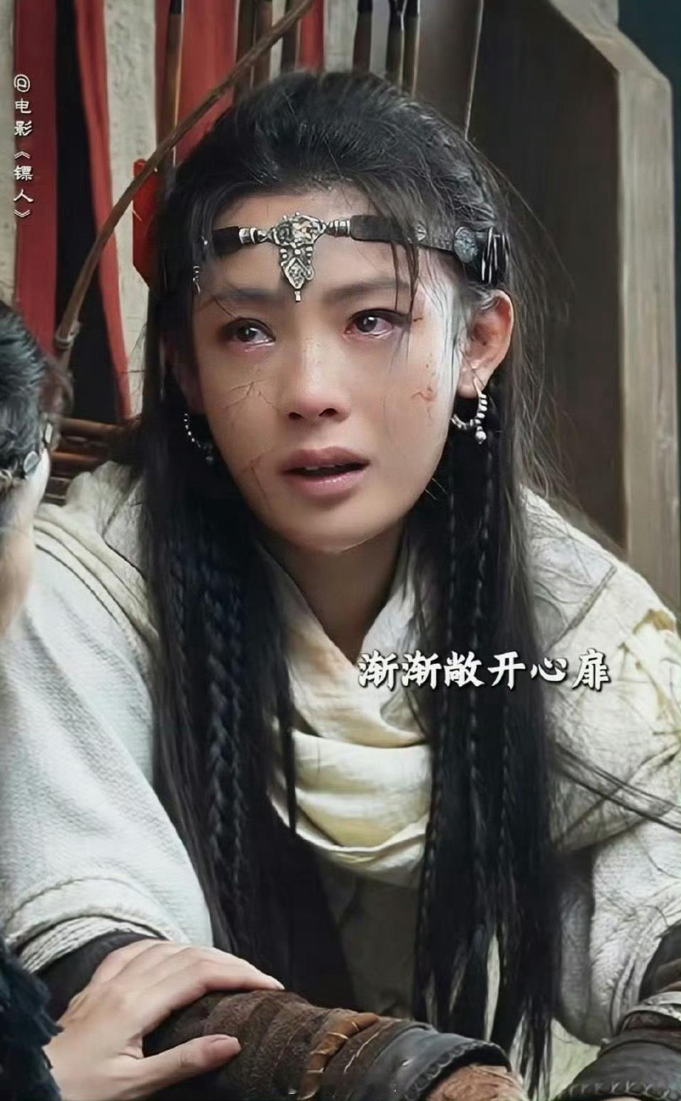 在一部动作部里看见了细腻父爱 老莫从来不说爱，但他做的每件事都是爱。退婚是爱，托