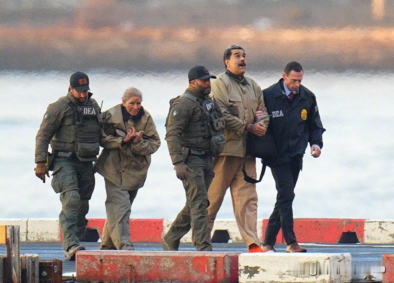 马杜罗可能终于等来了救兵。据彭博社13日报道，委内瑞拉代总统德尔西罗德里格斯计划