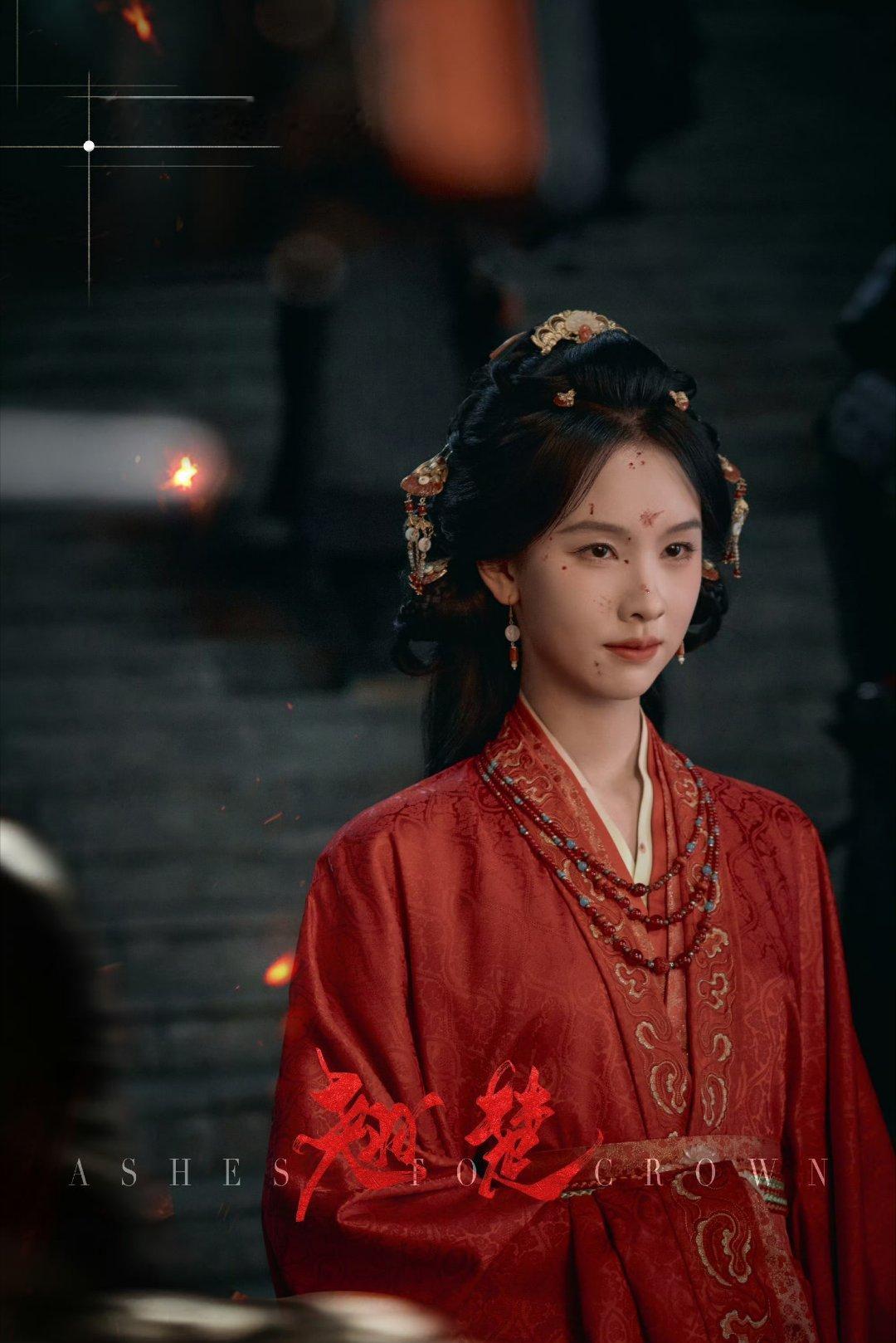 谢燕来这个人真的太会护妻了。谁敢动陈都灵我就创谁，这句话根本不用说出口，表情已经