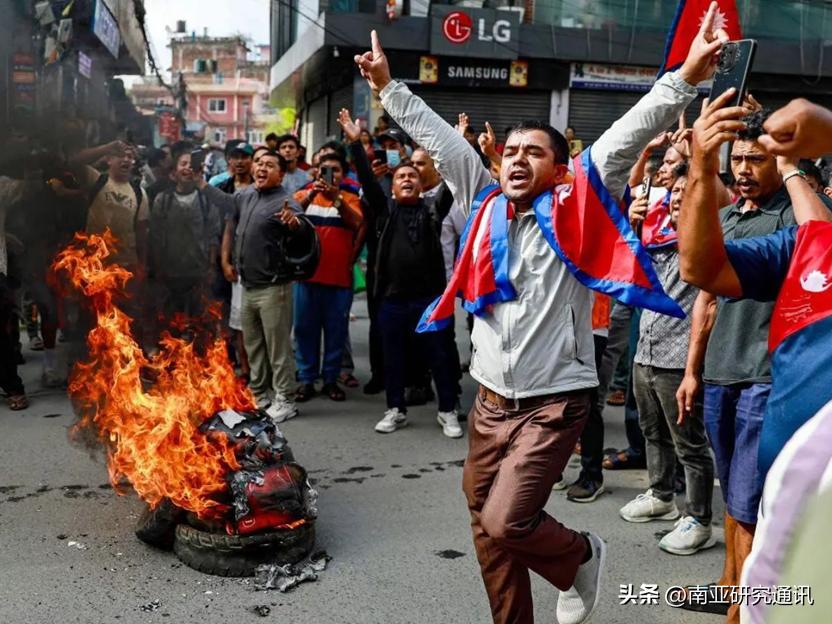 《星期日卫报》3月2日报道，美国国际开发署曾出资在尼泊尔培养“催化型民意领袖”（