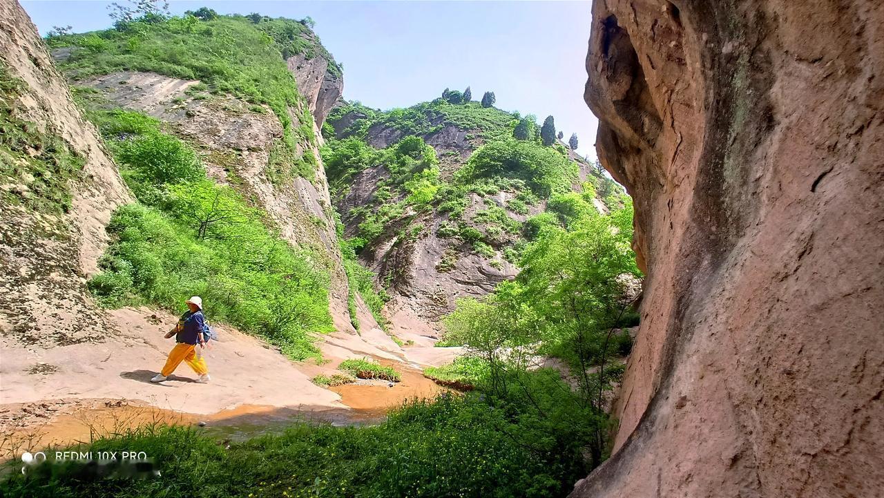 宝鸡固川庵沟河，抖音网红地

固川庵沟河距离宝鸡（体育场）27公里，峡谷地貌和灵