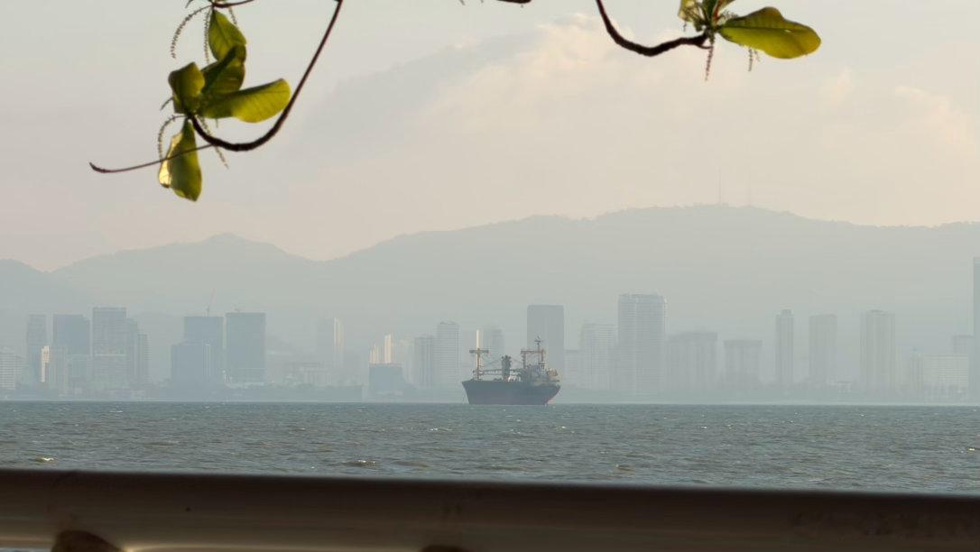 开了足足七天车，终于遇见天晴今日晚餐可以好好地欣赏海景放松心情，在槟城认真吃一顿