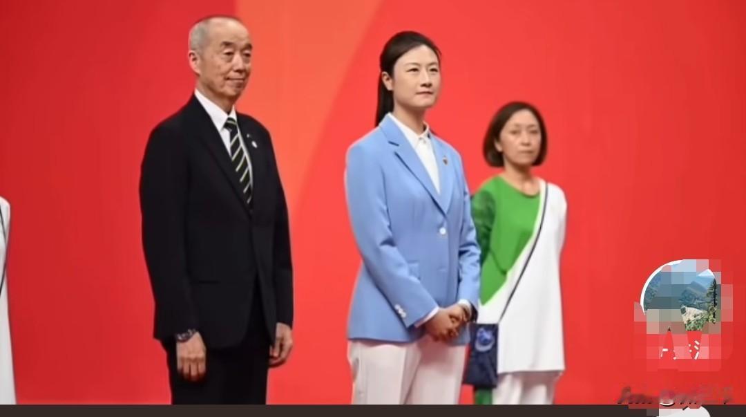 丁宁当官了，越来越有气质。这次亚运会，她以亚奥理事会运动委员会主席身份为国乒女团