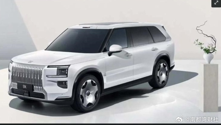【全球首个全栈900伏高压混动架构！#极氪9X技术引国际关注#，豪华旗舰SUV极