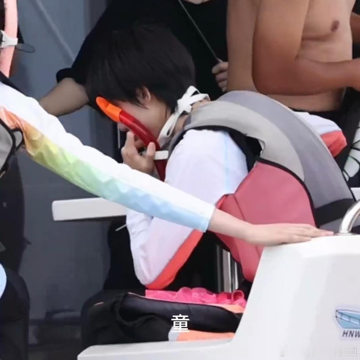 杨博文晕船吐了杨博文坐船吐了希望公司能够好好照顾我们孩子 杨博文YBW