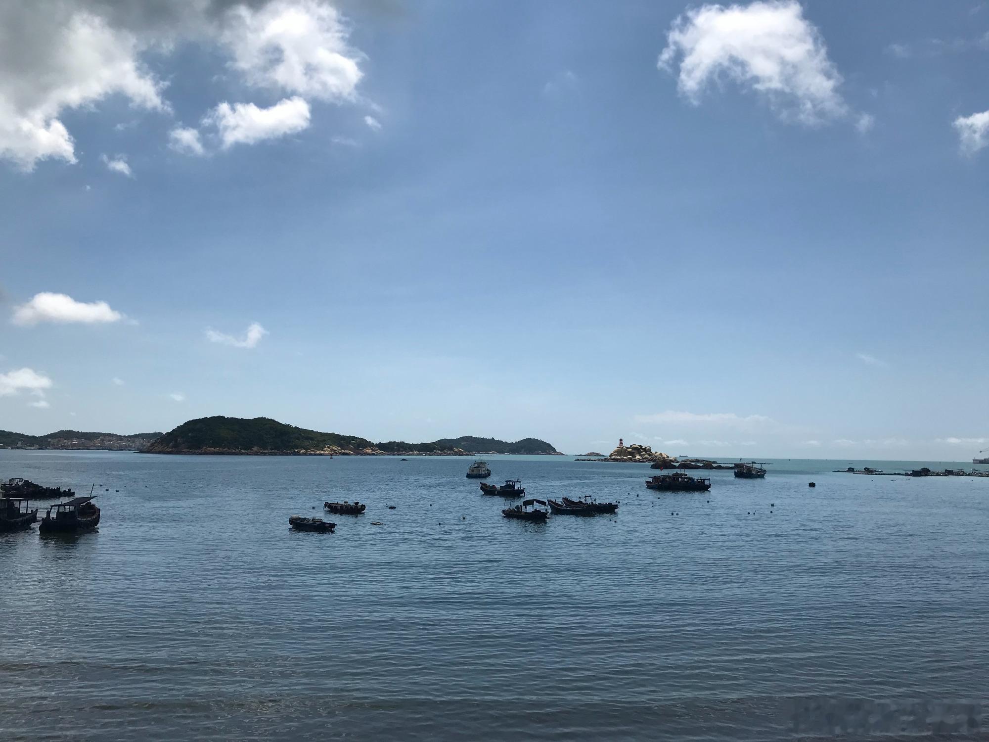 每日一善  永远做一个美好、乐观、阳光、向上的人，不管生活中遭遇了什么，都能勇敢