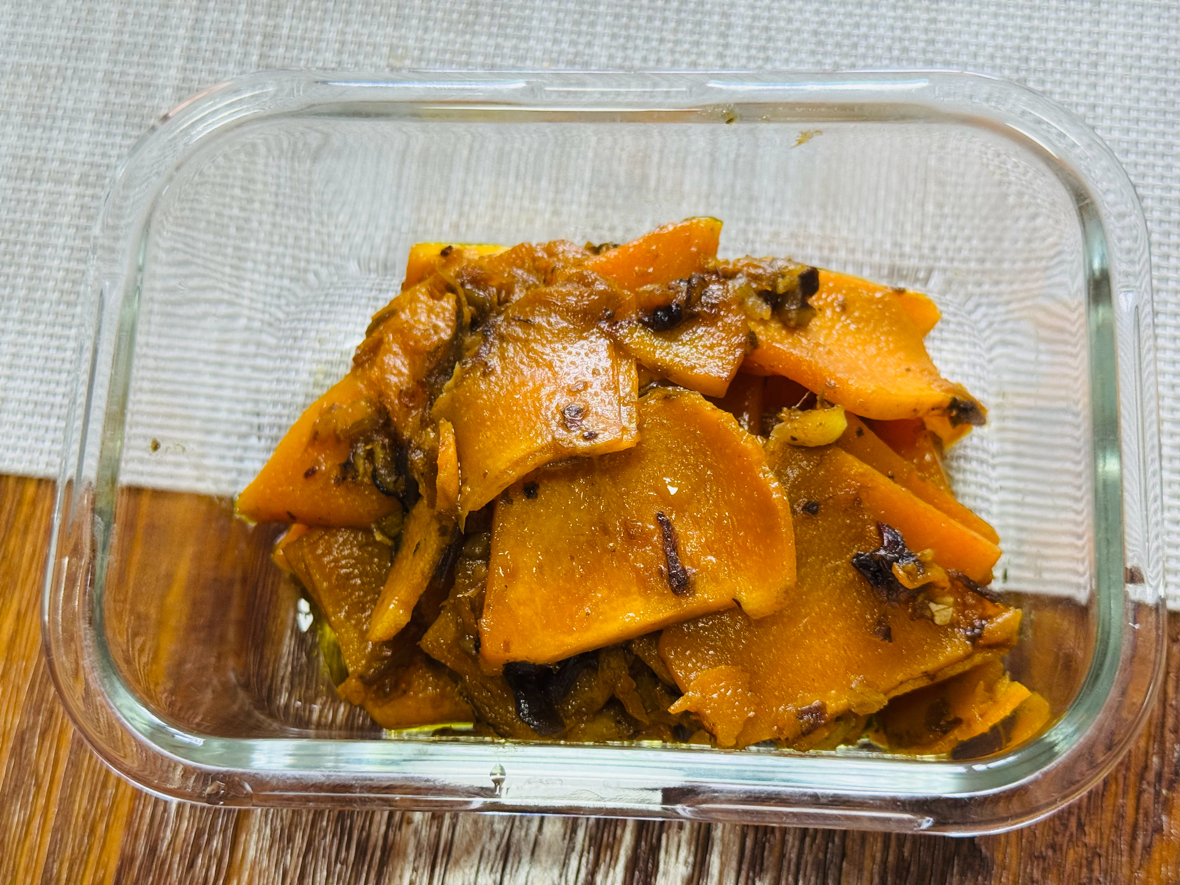 广东橄榄菜的新吃法：每次炒素菜时，搞一勺进去，嘎嘎好吃，它竟然是个百搭菜今天是橄