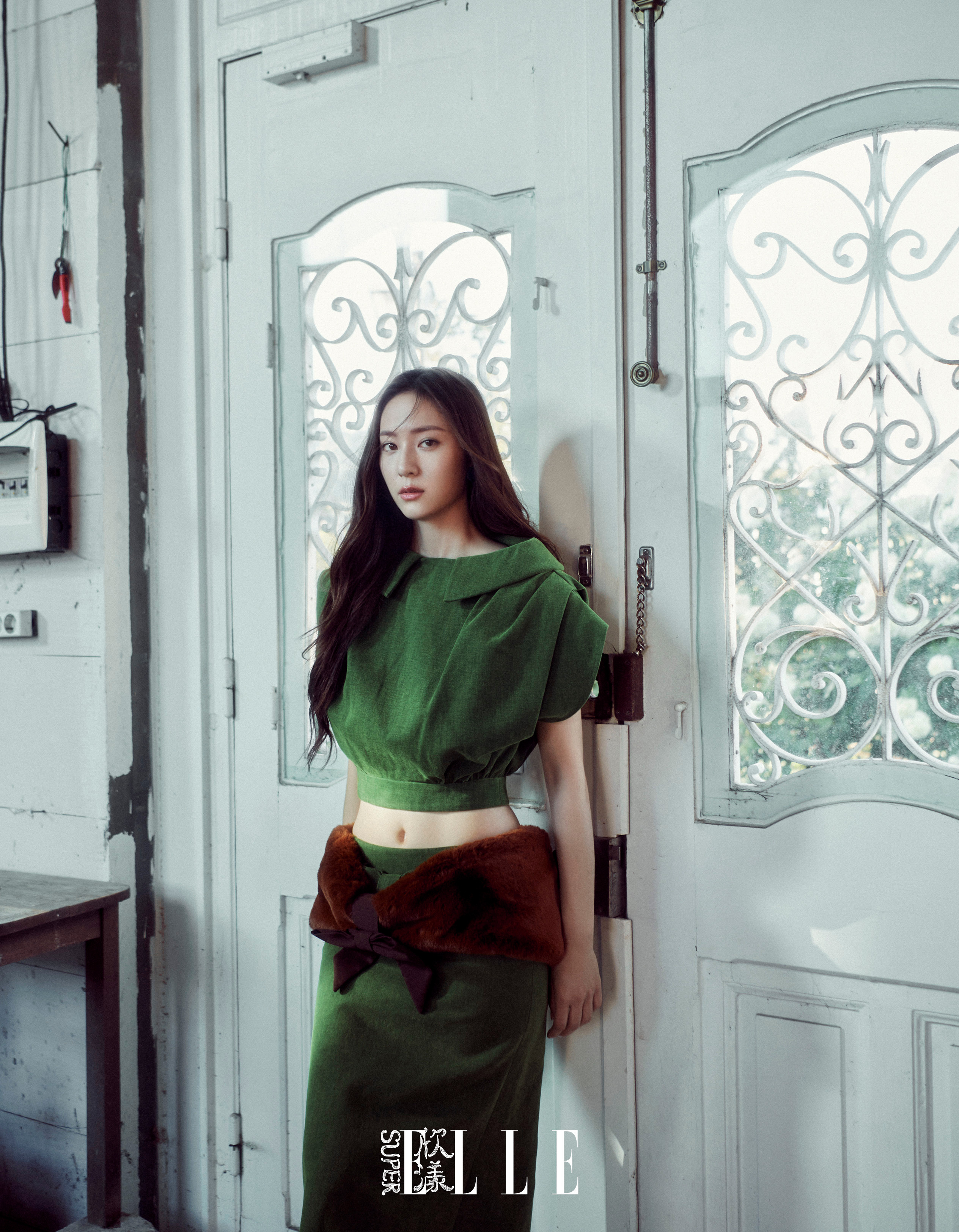 时尚灵感解读 郑秀晶Krystal 登上SuperELLE九月刊清冷 疏离 高级