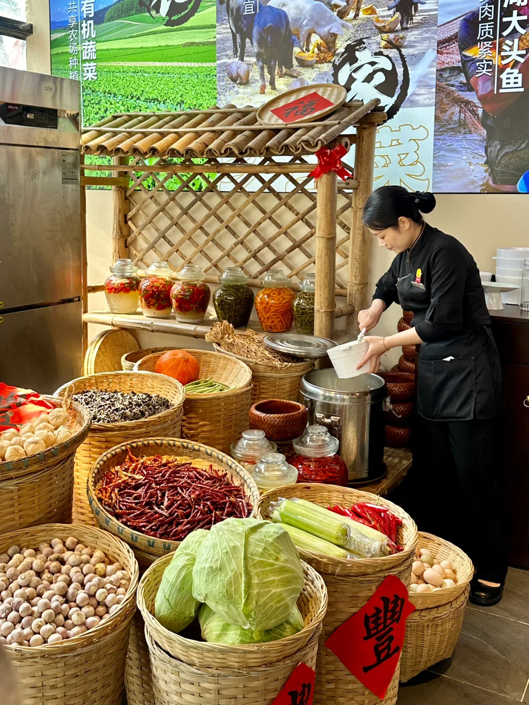 武汉）下高铁第一顿湖北菜，直奔这家！！