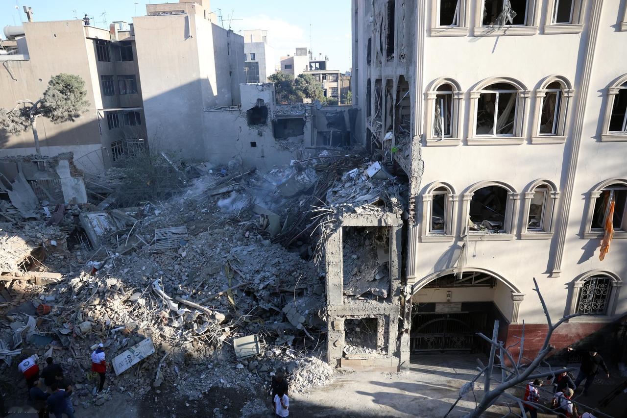 伊朗再次遭袭，通信设备失控，谁搞的鬼？

2026年4月14日，伊斯法罕遭袭，同