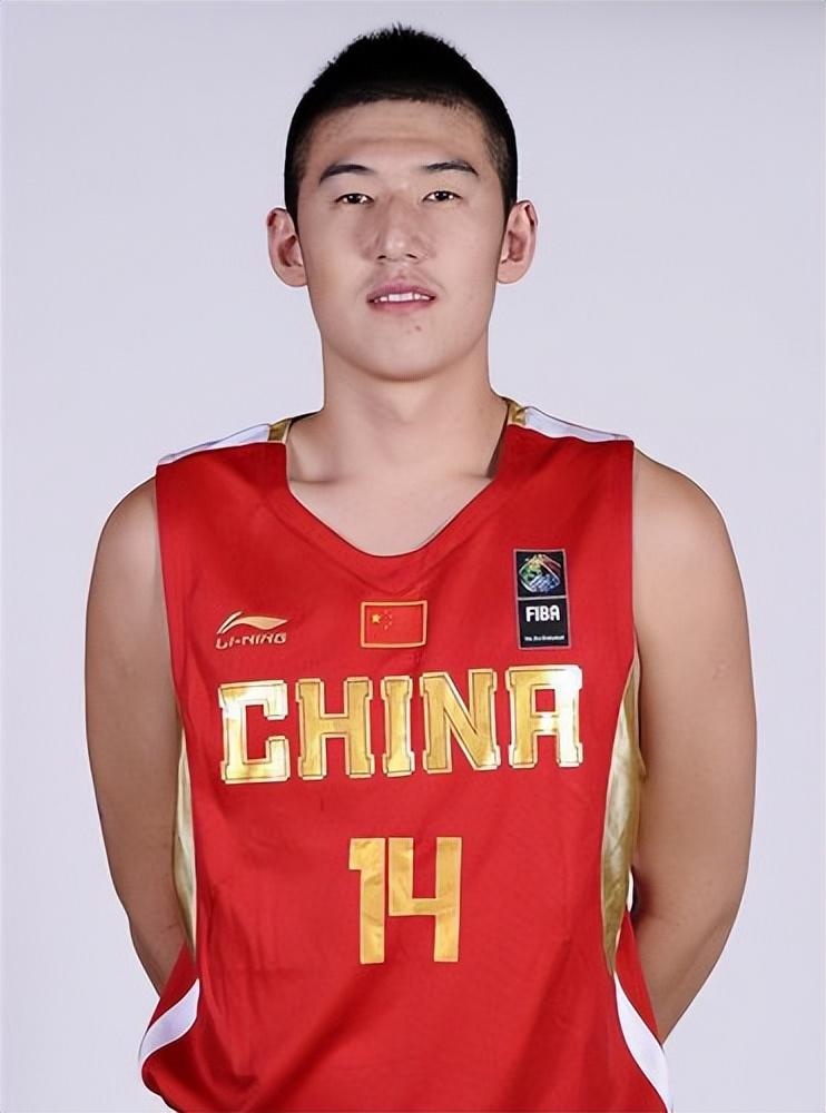 付豪就这样走了…。
谁都知道他是辽宁男篮的顶梁柱，是国内的优秀中锋代表之一！
可