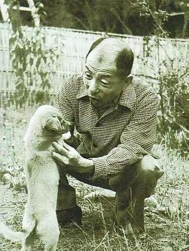 雨夜惊雷：1975年张学良听闻蒋介石死讯始末
 
1975年4月6日凌晨2点，台