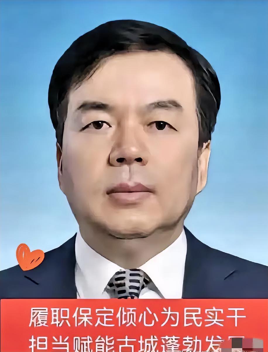 现在很多地方的管理人员，走马灯似地换，能让老百姓真心念叨的，真没几个。
​但保定