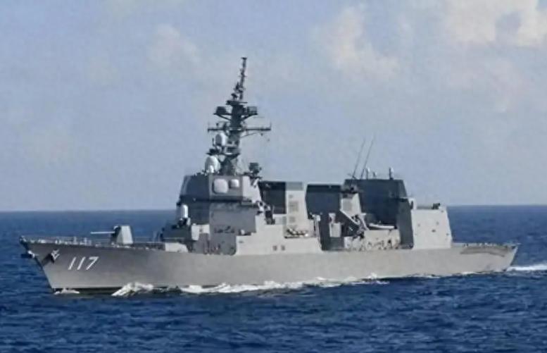 中国海军果断亮剑，2炮打醒日舰：再不离开真会被击沉！

就在8月10日，日媒共同