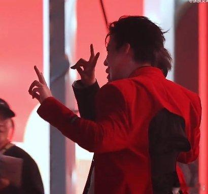 刘宇宁杜海涛合照刘宇宁杜海涛一起合照了 刘宇宁杜海涛一起合照了 
