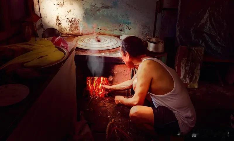 农村光棍越来越多根本原因是什么?
     农村光棍增多的根本原因是人口结构失衡