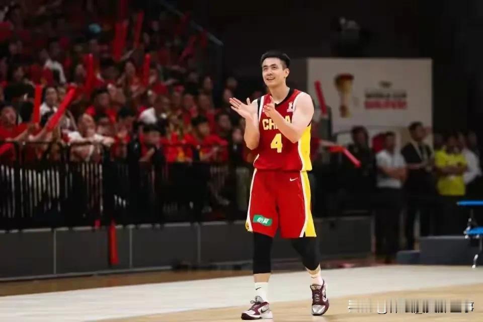 中国男篮世预赛赵继伟出场10分钟，最终数据停留在2分3助攻外加3犯规上。很显然如