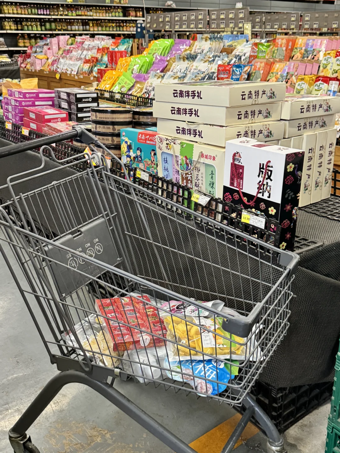 原来版纳人都在这里进货！！