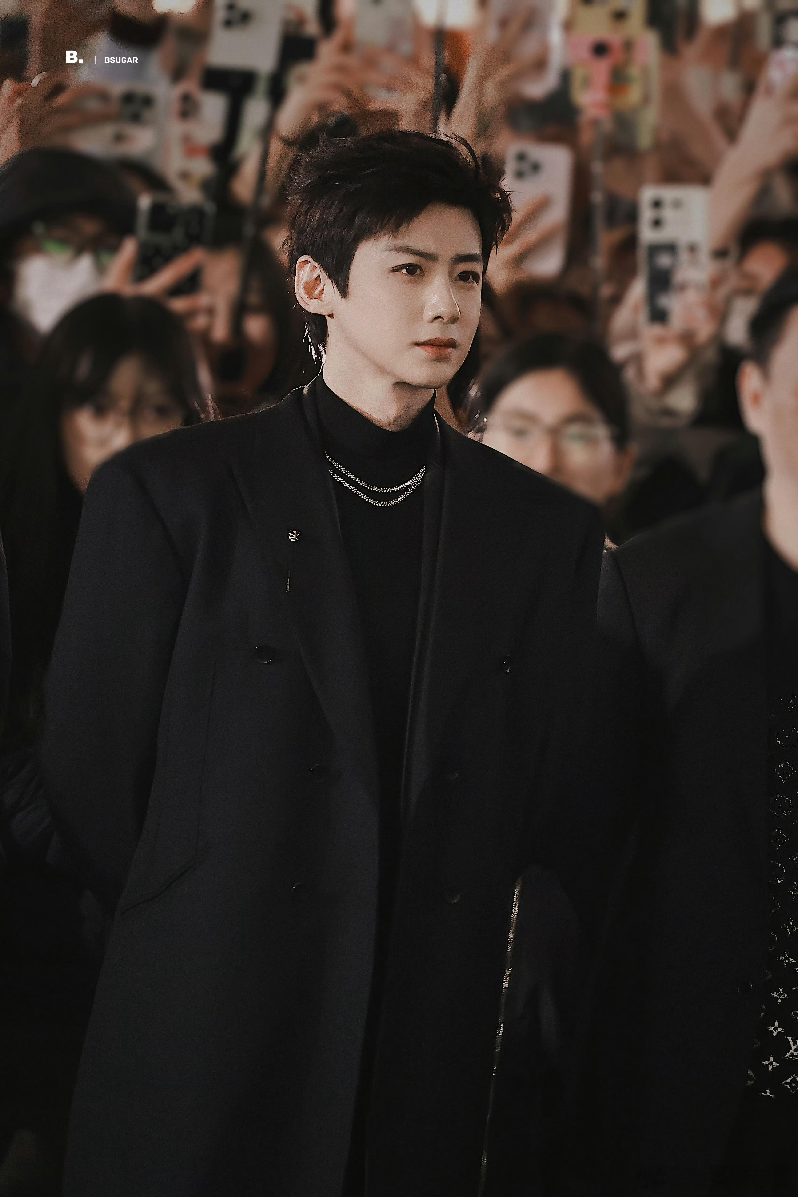 白敬亭 卡地亚站台！！！！我天！帅成天神了