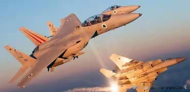 伊朗战机锁定以军F-15，猛烈开火全打偏：伊朗终于明白歼10的厉害