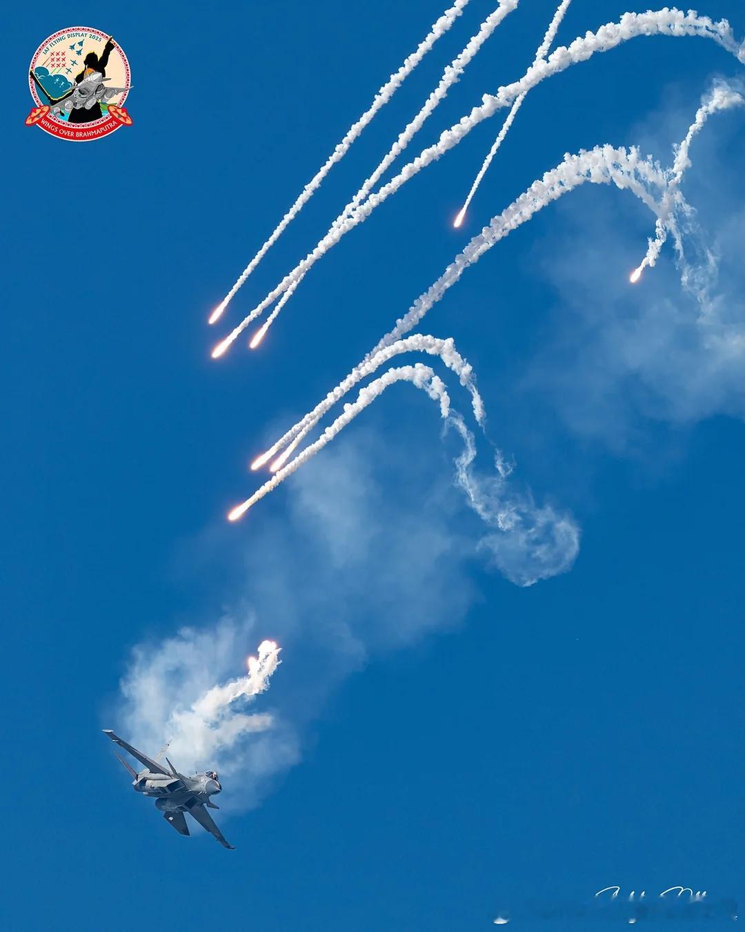 苏-30MKI航展热焰弹 