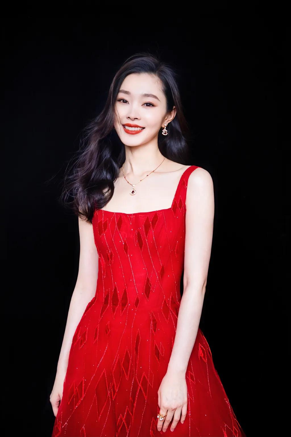 人品最好长的最美的十大女明星：
一、宋轶
二、高圆圆
三、刘诗诗
四、赵丽颖
五