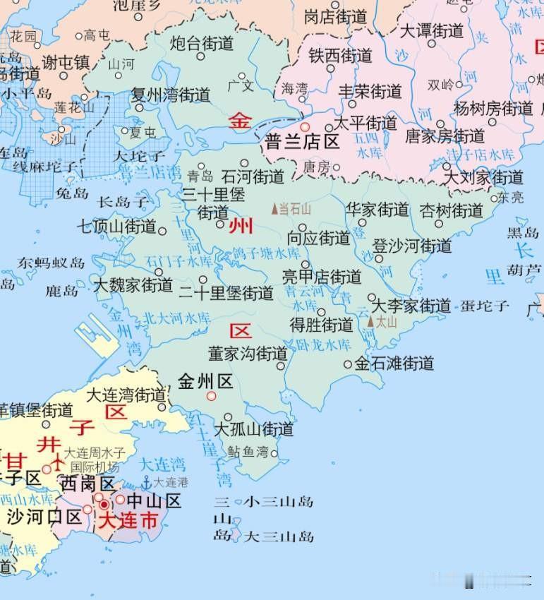 大连真是风水宝地，周边的地方下雨都特别大，甚至遭了栽，唯独大连都红色预警了，结果