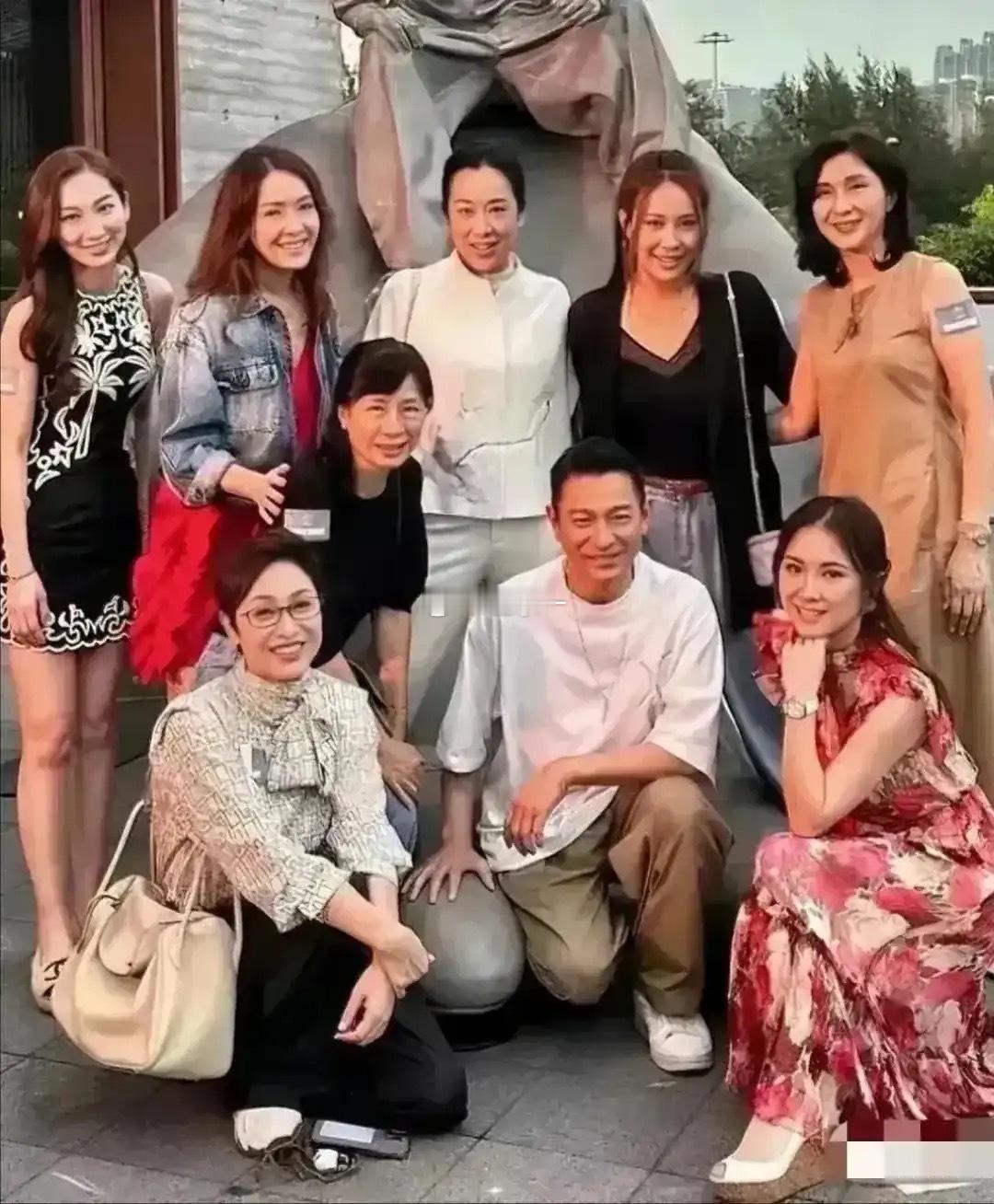 这么多老牌明星，原谅我只认得刘德华一人 