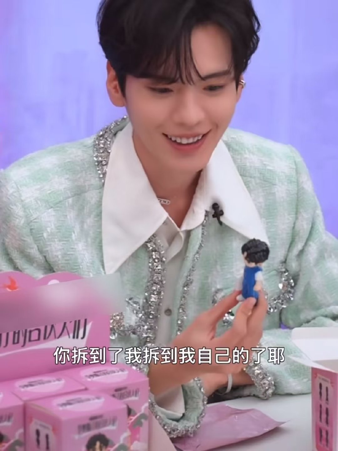 李佳琦毕雯珺拆盲盒拆出无予伦毕 巴黎合伙人的盲盒太会整活了！精准匹配李佳琦和毕雯
