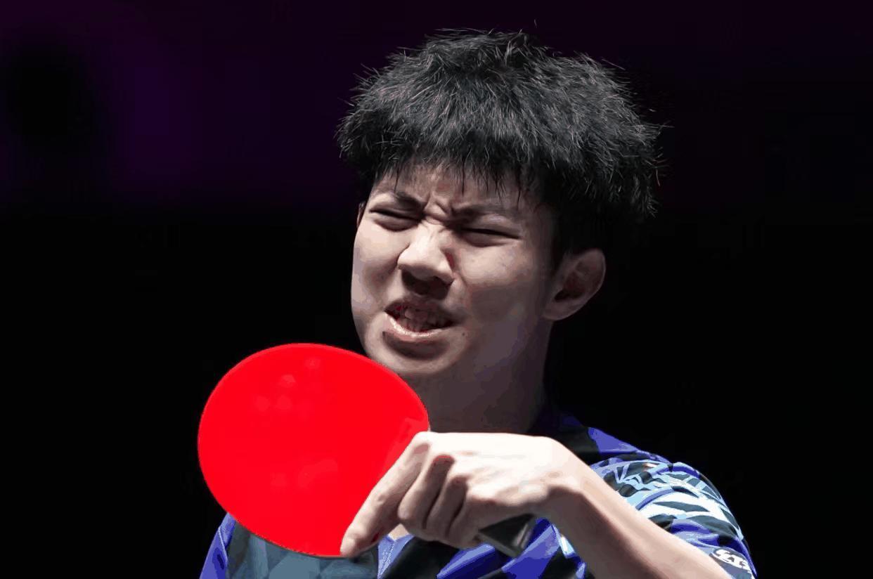20岁小将黄友政绝境翻盘，苦战五局爆冷击败韩国名将林钟勋晋级WTT中国大满贯32