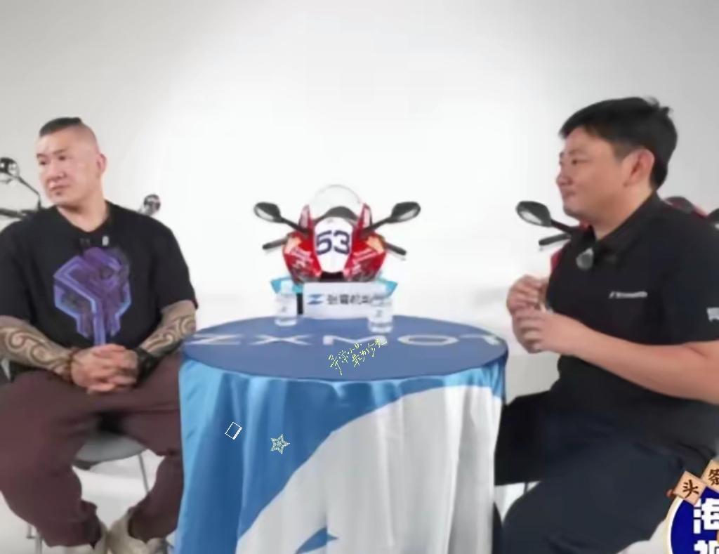 听到张雪的这段话
鸡皮疙瘩都起了
当馆长说，你对中国整个机车行业做了贡献，张雪说
