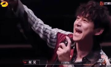 《时光音乐会》何炅把每一个超女的名字都喊了一遍，湖南台这把感情牌打的太到位了！