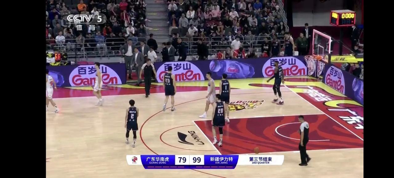 新疆99：79广东，三节战罢，这是大家想不到比分：
1、新疆兵强马壮，邱彪树立阿