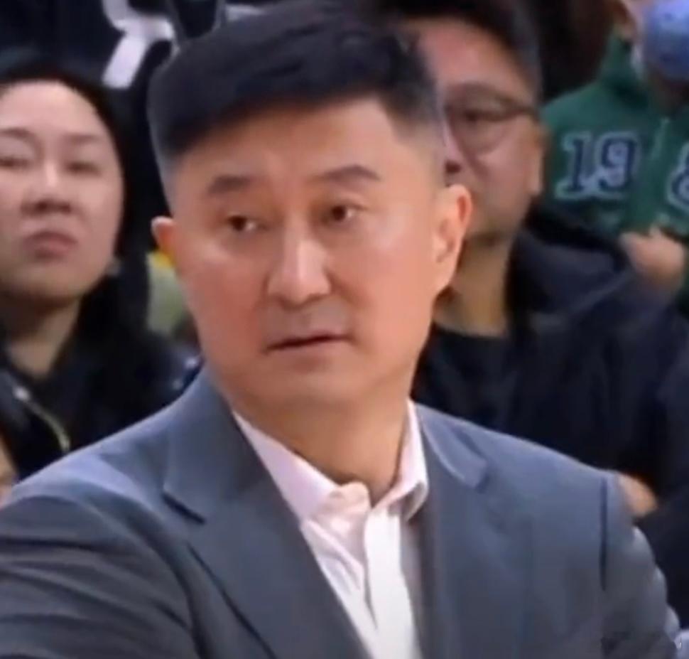 广东男篮vs龙狮男篮又是一场险胜，不过也是实打实的三连胜，比赛很激烈，广东也一度