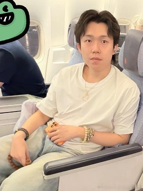 王楚钦戴了多少手串
